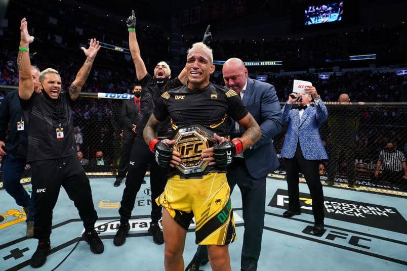 Charles Oliveira Wins UFC Lightweight Championship Belt
